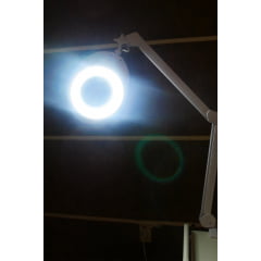 Lupa LED Round View Tripé - Estek - Lupas e Luminárias Estética - Estek | Site Oficial